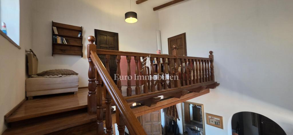 Jadranovo - hiša z bazenom in pogledom na morje