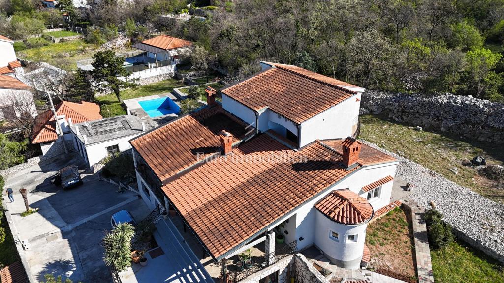 Jadranovo - hiša z bazenom in pogledom na morje