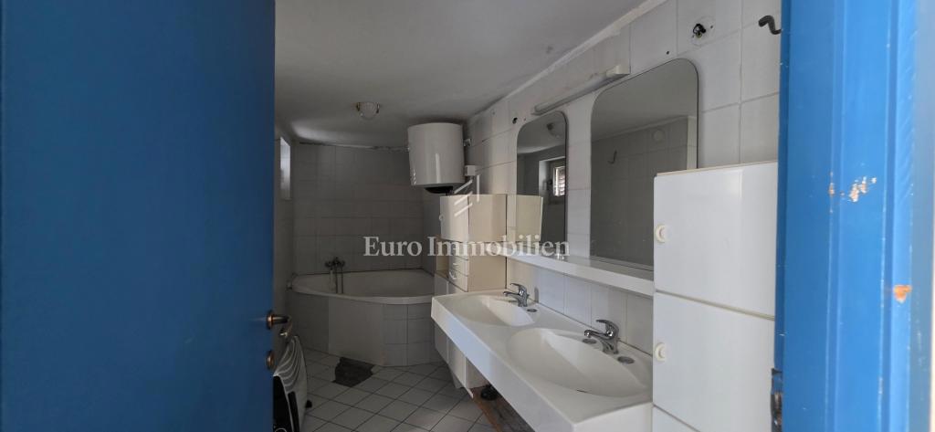 Hiša v centru Crikvenice, 200 m od morja 