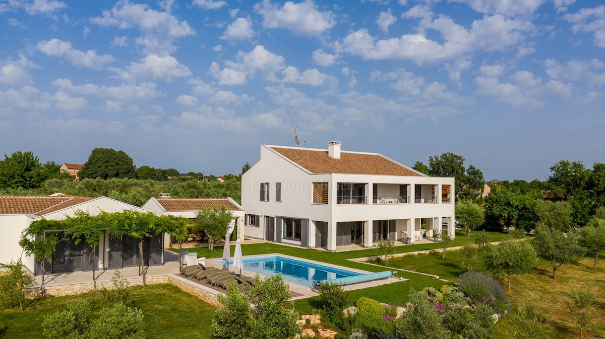 Predivna moderna villa s bazenom, Istra