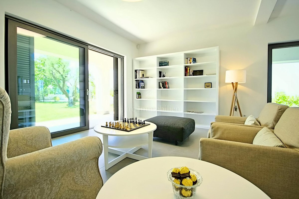 Predivna moderna villa s bazenom, Istra