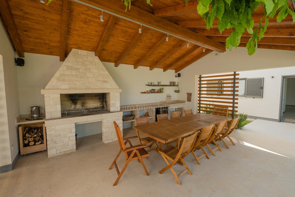 Predivna moderna villa s bazenom, Istra