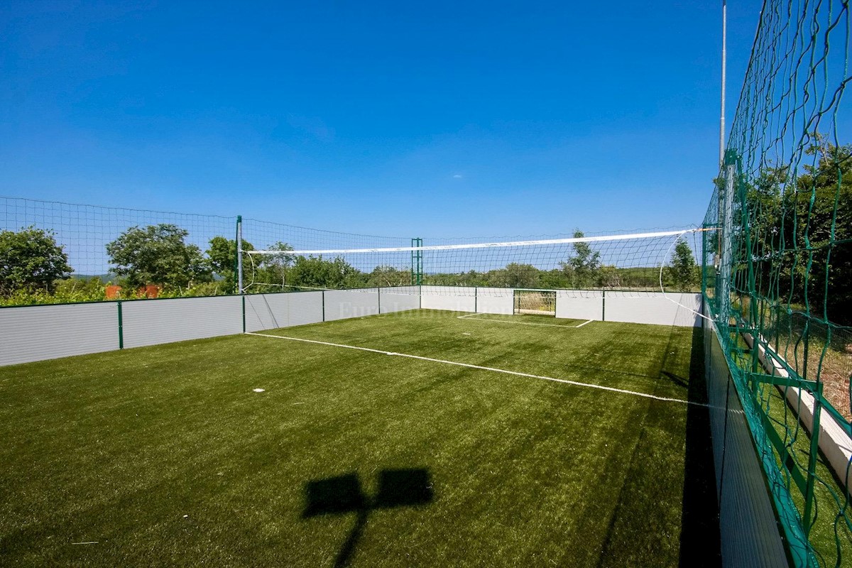 Predivna moderna villa s bazenom, Istra