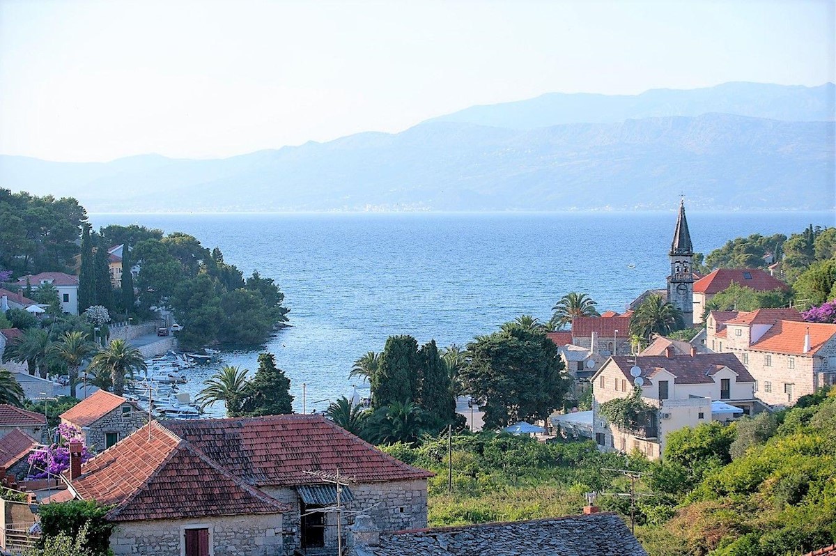 Jedinstvena bogato opremljena villa s bazenom i prekrasnim pogledom na more, otok Brač