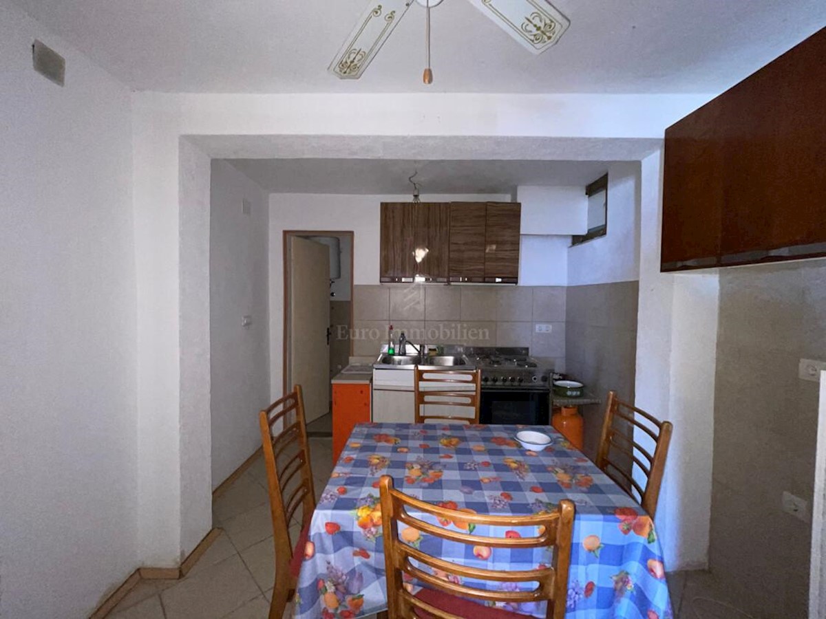 Kuća u centru Makarske sa lijepim pogledom na more