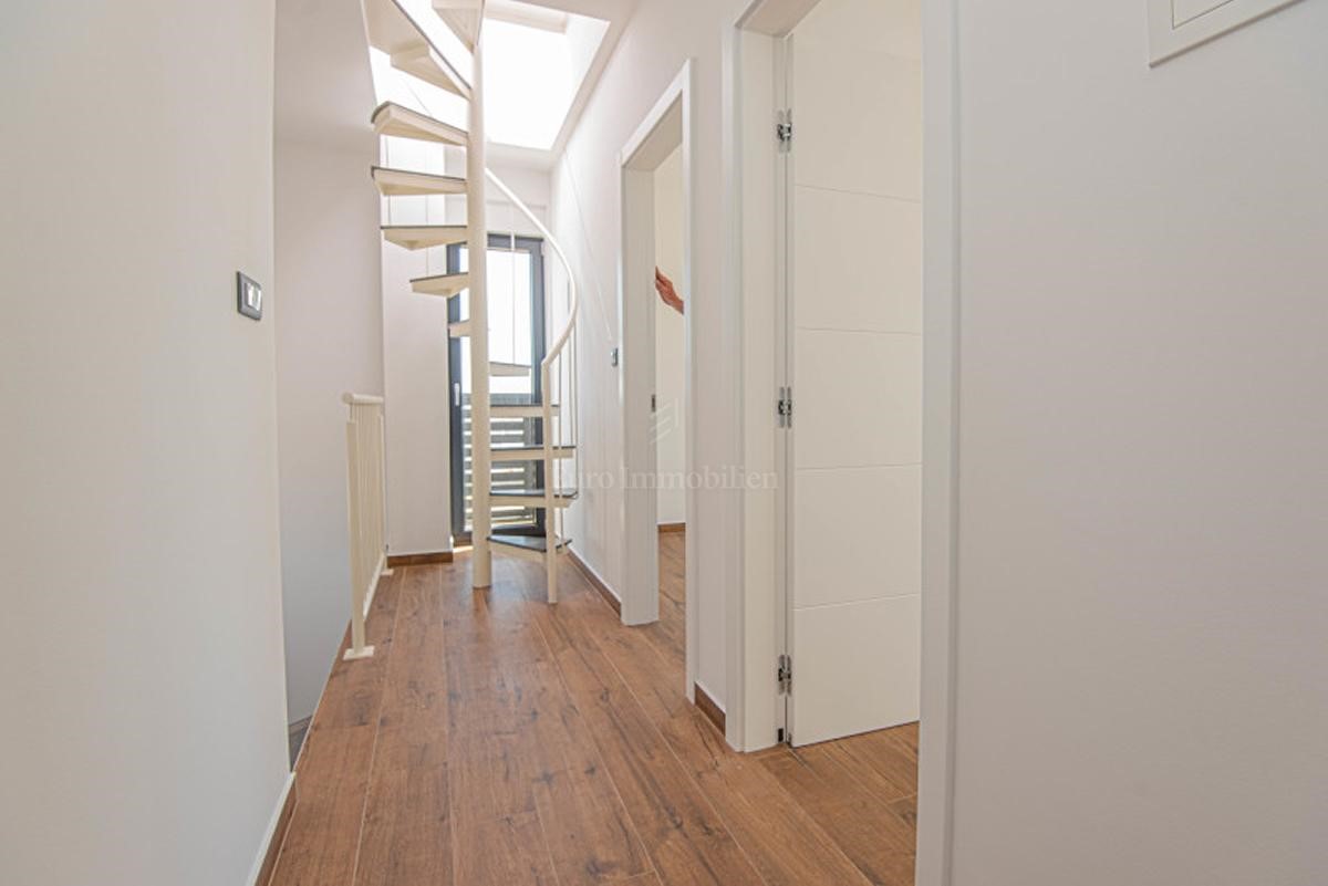 Luksuzna villa Sidro s bazenom, novogradnja Vodice