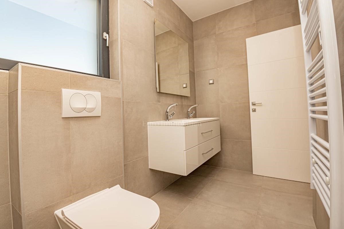 Luksuzna villa Sidro s bazenom, novogradnja Vodice