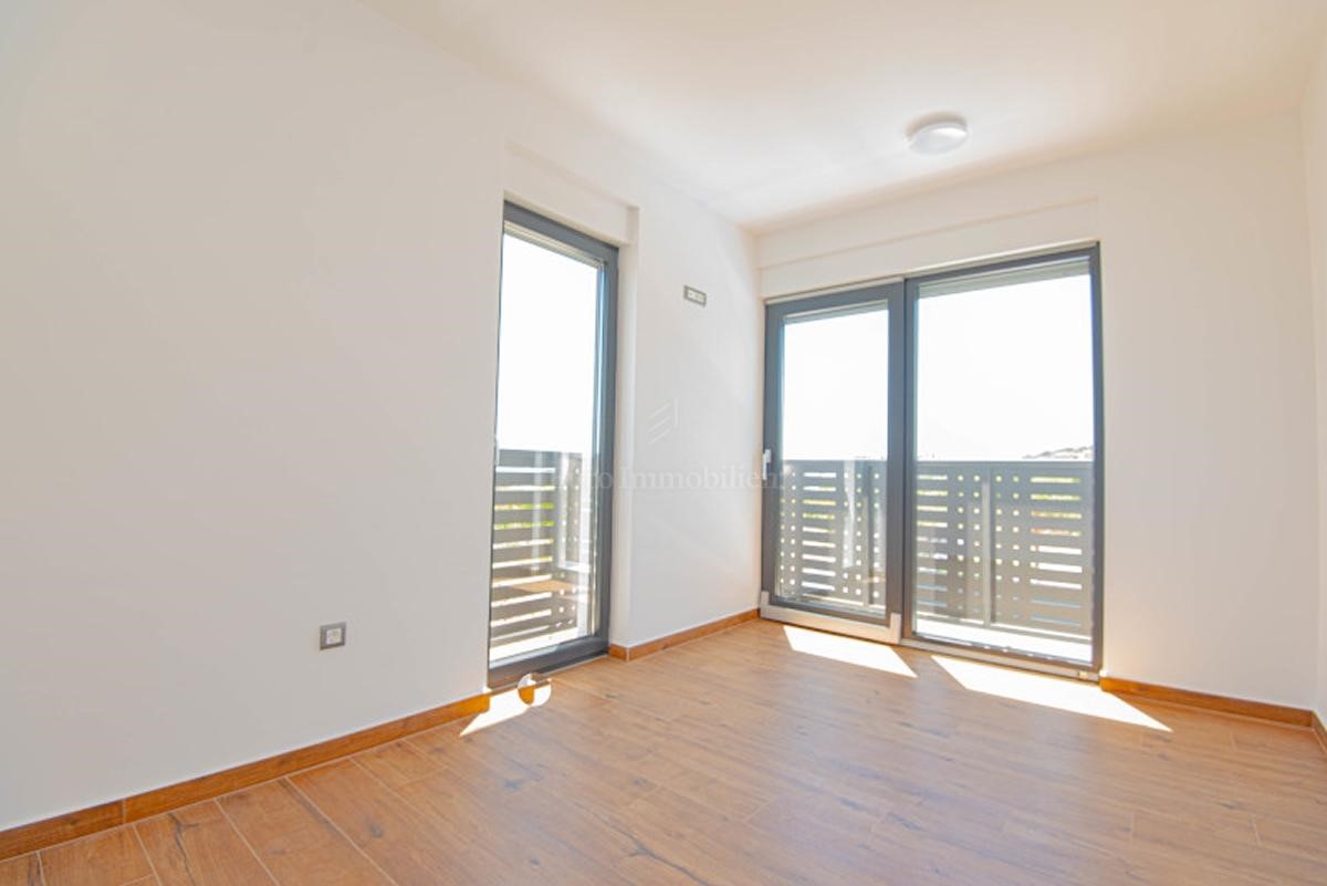 Luksuzna villa Sidro s bazenom, novogradnja Vodice