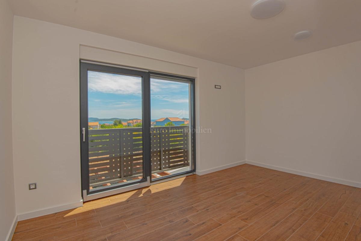 Luksuzna villa Sidro s bazenom, novogradnja Vodice