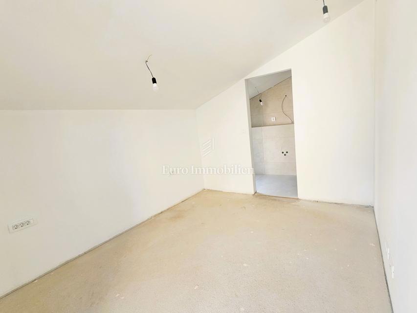 Dvostanovanjski apartma 500 metrov od morja - mesto Krk