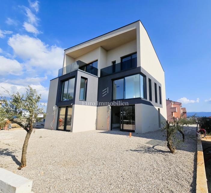 Dvostanovanjski apartma 500 metrov od morja - mesto Krk