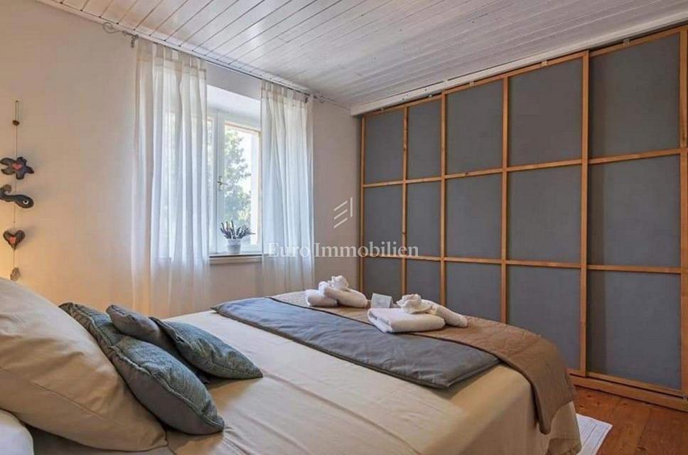 PULJ STARO MESTO stanovanje v mansardi