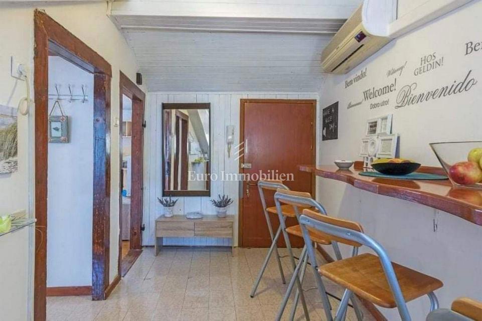PULJ STARO MESTO stanovanje v mansardi