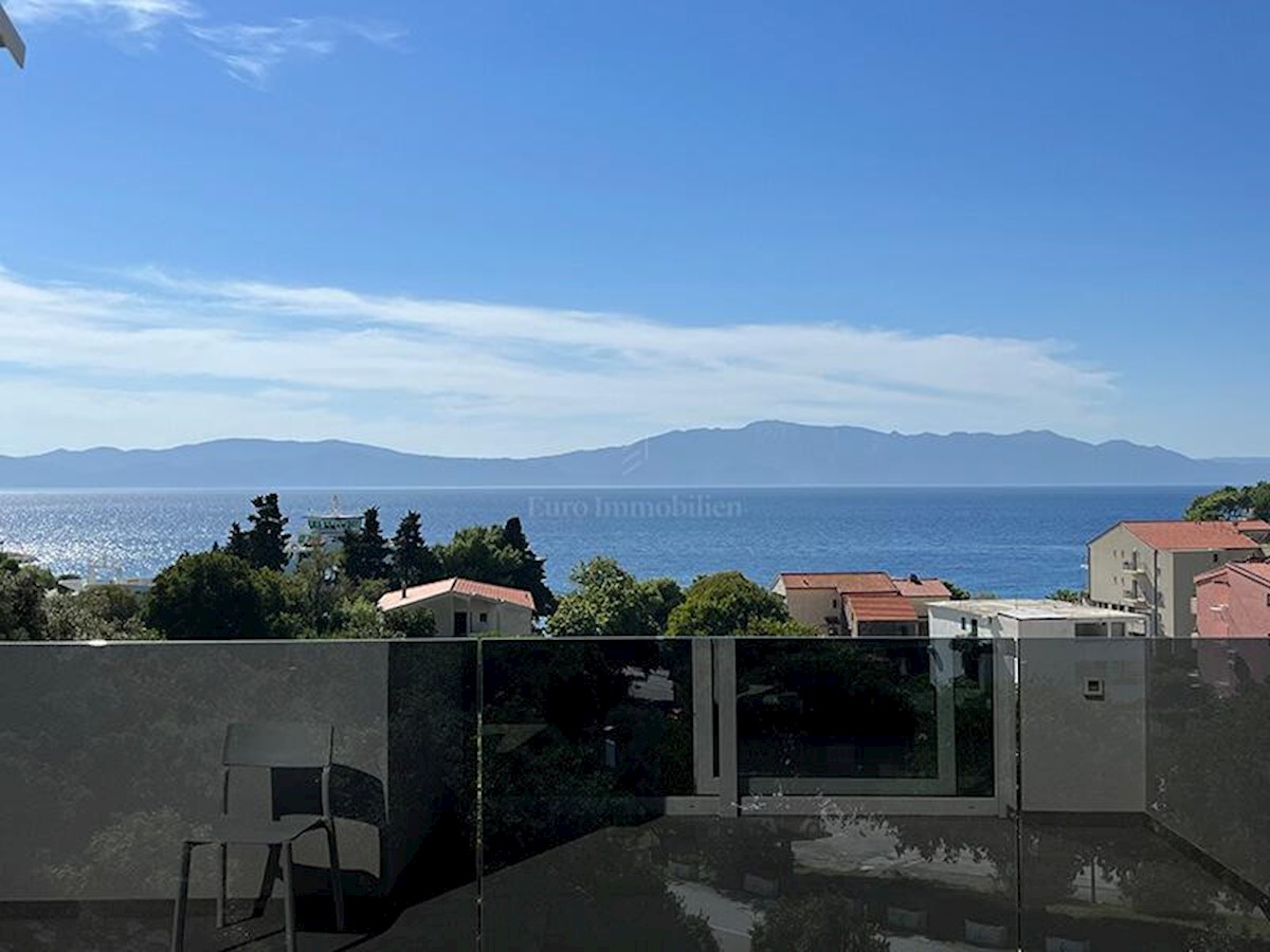 Čudovito stanovanje s pogledom na morje v bližini plaže v Drveniku 