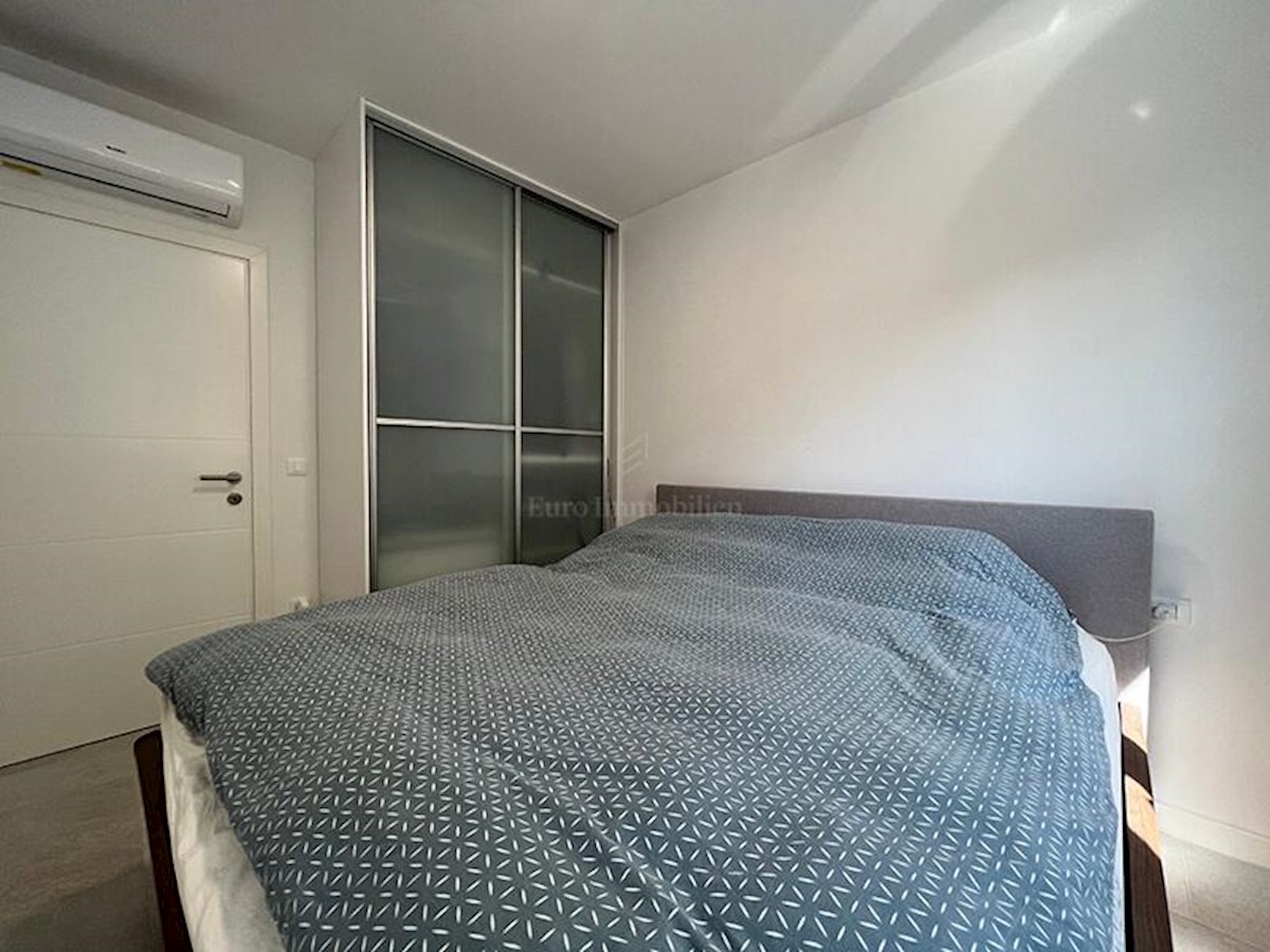 Čudovito stanovanje s pogledom na morje v bližini plaže v Drveniku 