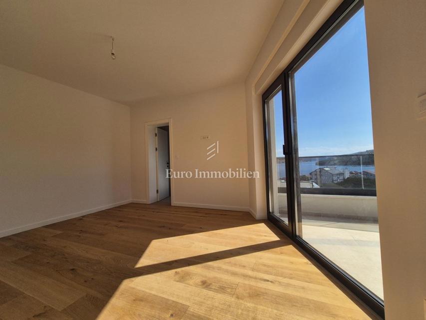 Družinska vila z bazenom, novogradnja Betina