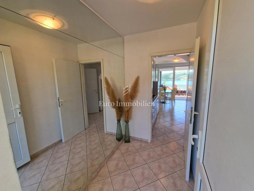 Krk - apartma s pogledom na morje 60 m do plaže