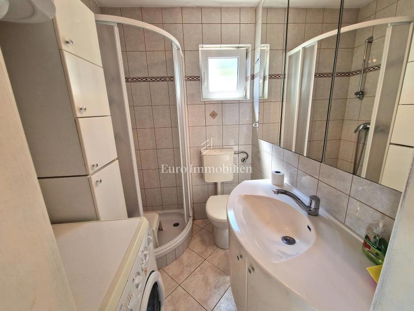 Krk - apartma s pogledom na morje 60 m do plaže