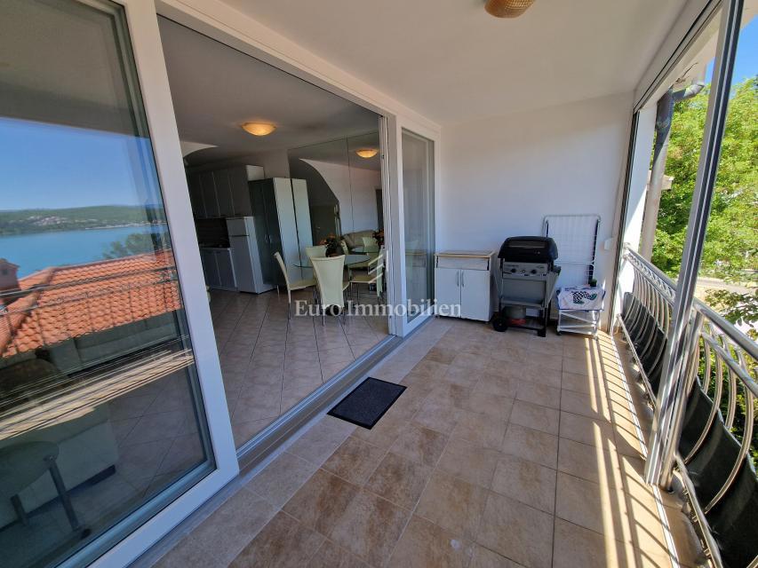 Krk - apartma s pogledom na morje 60 m do plaže