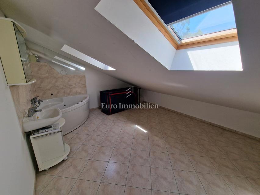 Krk - apartma s pogledom na morje 60 m do plaže