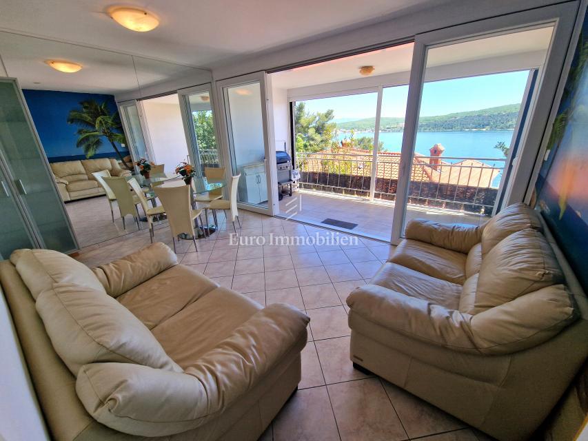 Krk - apartma s pogledom na morje 60 m do plaže