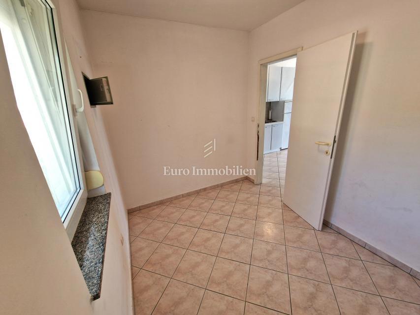 Krk - apartma s pogledom na morje 60 m do plaže