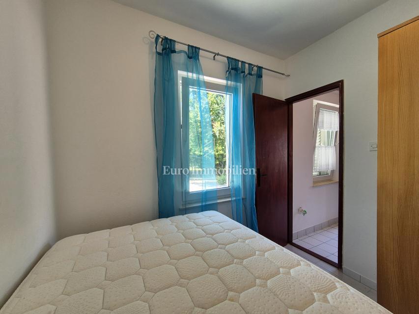 Malinska - hiša s tremi apartmaji