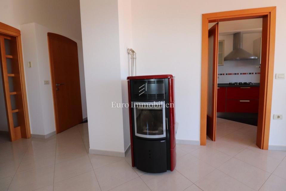 NOVIGRAD !!! Stanovanje s strešno teraso 52 m2 in garažo