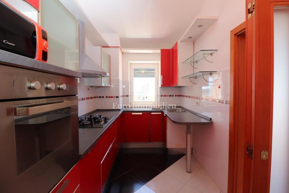 NOVIGRAD !!! Stanovanje s strešno teraso 52 m2 in garažo