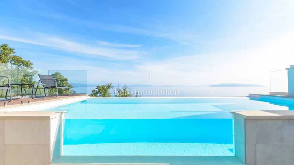Opatija - moderna vila z bazenom