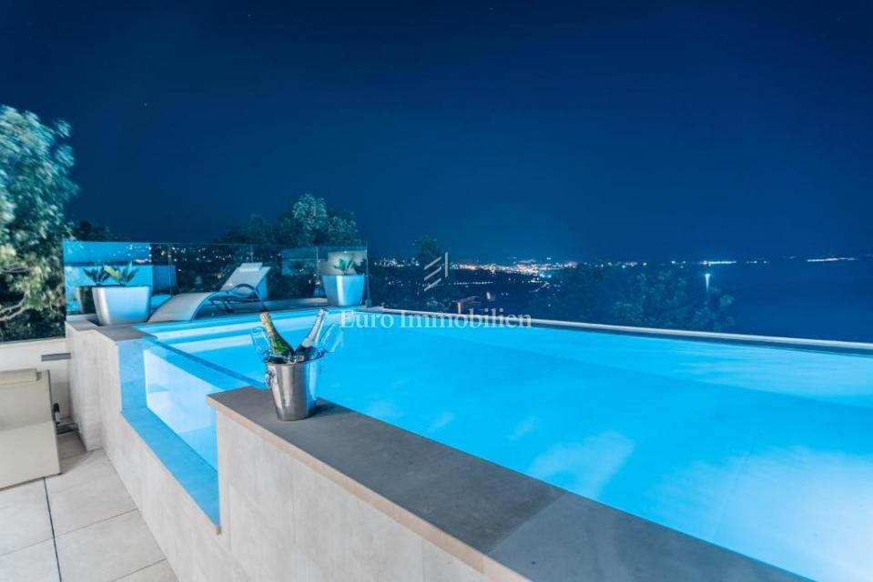 Opatija - moderna vila z bazenom