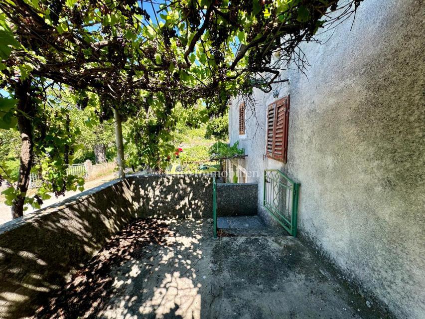 Samostojna kamnita hiša v fazi prenove