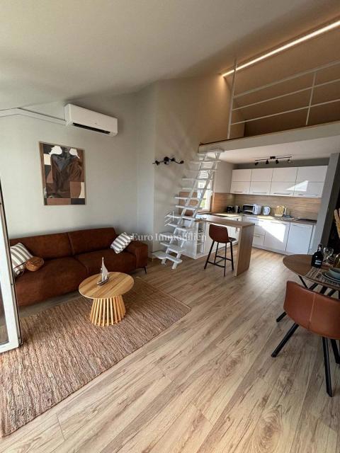 CRIKVENICA, apartma s prekrasnim pogledom na morje