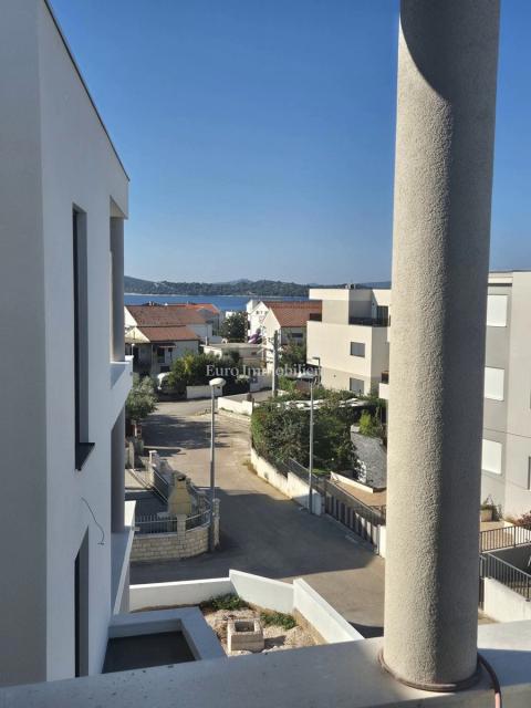 Nov apartma s pogledom na morje - Vodice