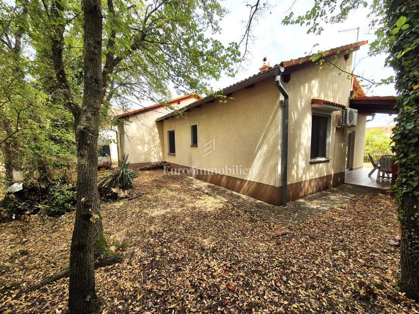 Samostojna hiša v okolici Malinske