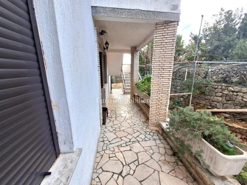 Mesto Krk - hiša s tremi apartmaji
