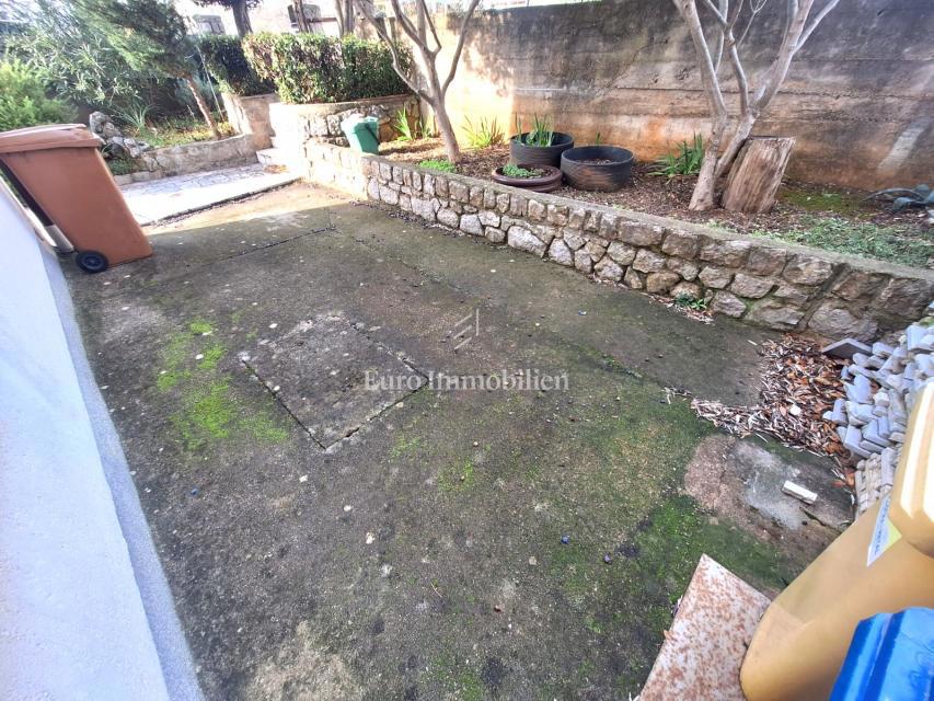 Mesto Krk - hiša s tremi apartmaji
