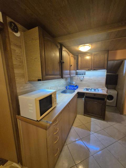 Vodice - hiša s 3 apartmaji