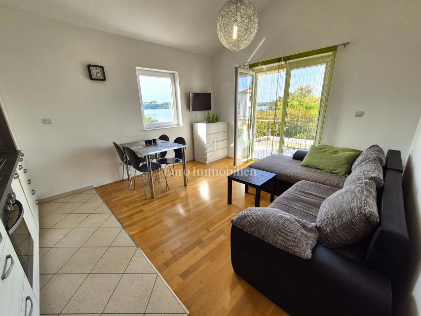 Apartma v prvi vrsti do morja
