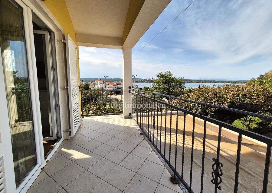 Apartma v prvi vrsti do morja