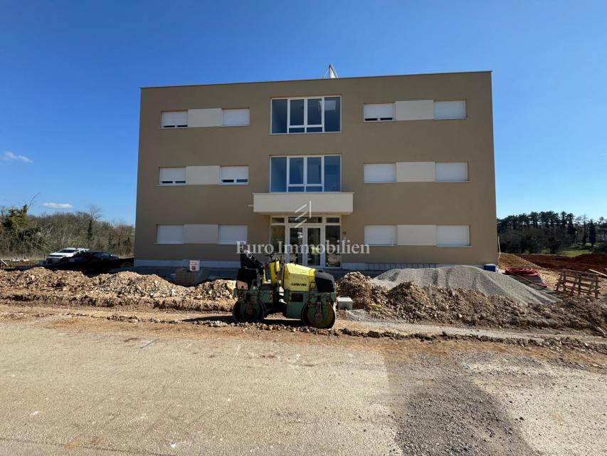 Istra - apartma s teraso in balkonom, novogradnja