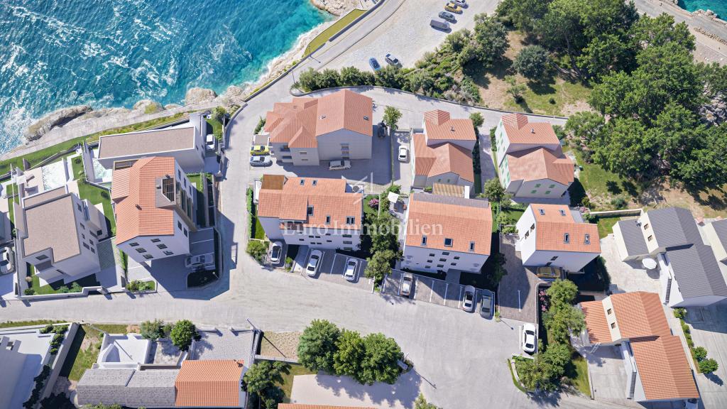 Povile - apartma v novi stavbi, 30m od plaže