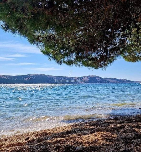 Stara Novalja - gradbeno zemljišče s pogledom na morje