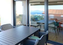 Samostojna hiša s 4 apartmaji - otok Krk, Malinska