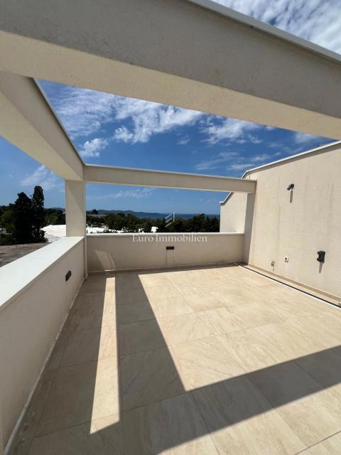 Zadar - stanovanje s strešno teraso