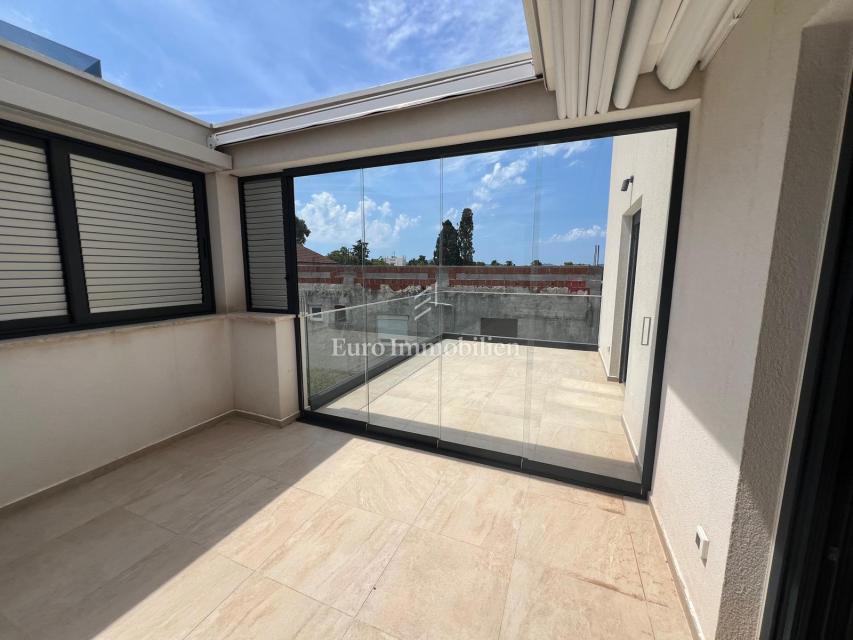 Zadar - stanovanje s strešno teraso
