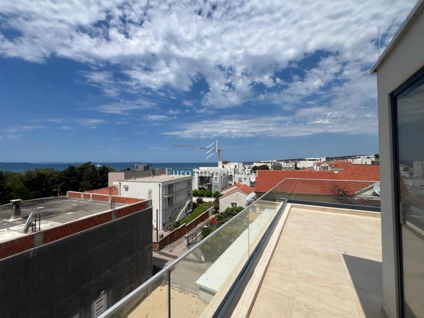 Zadar - stanovanje s strešno teraso