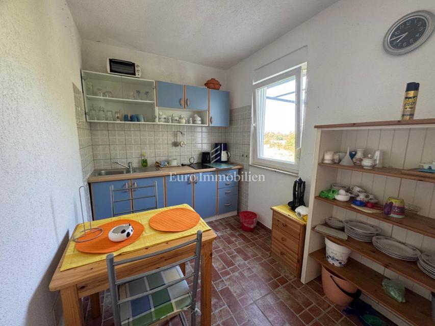 Labin - družinska hiša z velikim vrtom