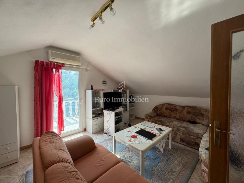 Labin - družinska hiša z velikim vrtom