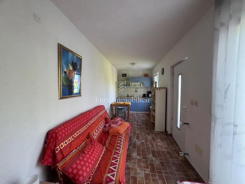Labin - družinska hiša z velikim vrtom